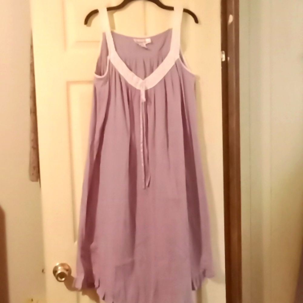 Silhouettes night gowns.  All size 1xl. 3 in total for$15.